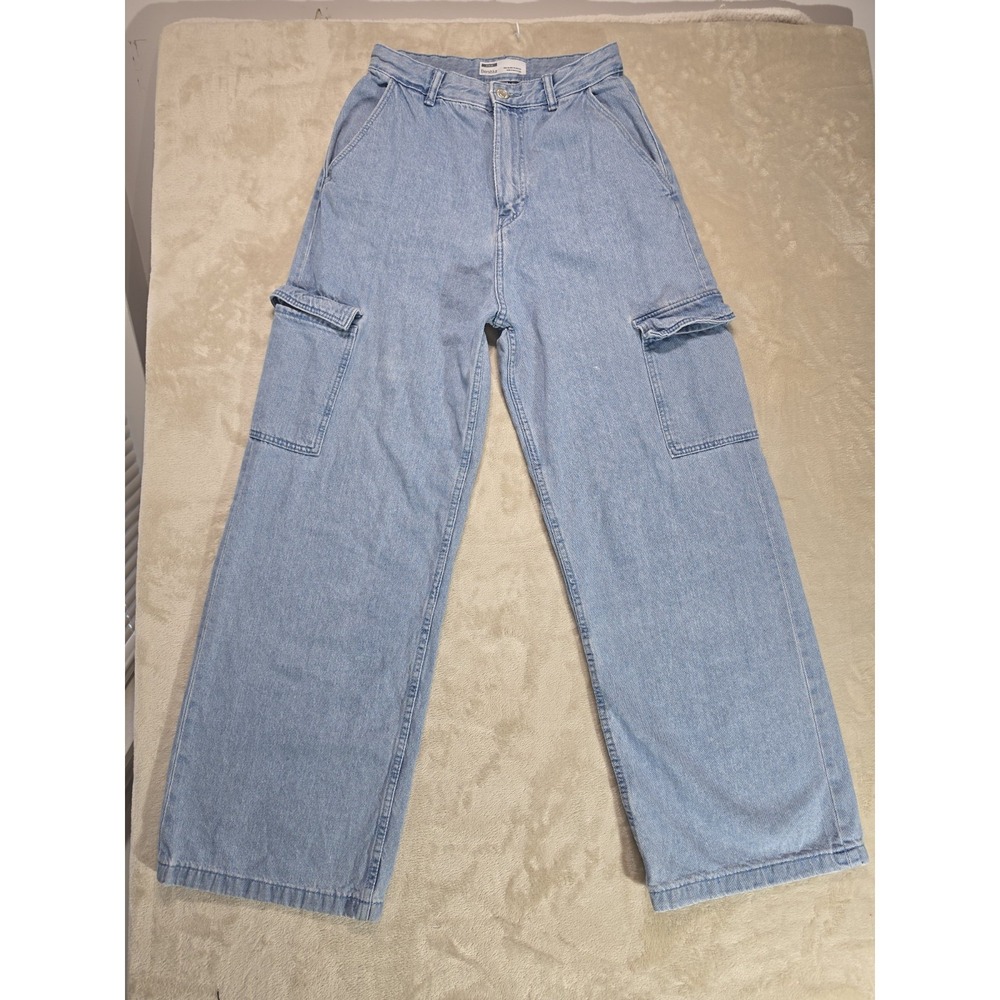Bershka High Rise Wide Leg Cargo Jeans‎ Light Wash Denim Women's Size 2